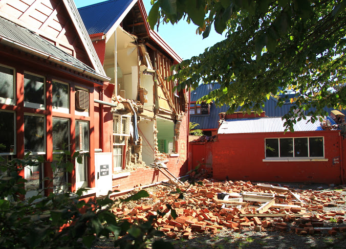 dommages à la maçonnerie à Christchurch (Ross Becker)
